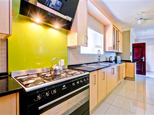 5 Bed House in Constantia Kloof