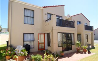 2 Bedroom Apartment in Greenways Golf Estate