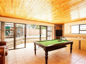 4 Bed Townhouse in Hoheizen