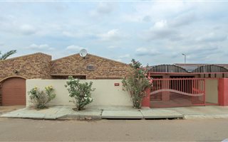 3 Bedroom House in Protea Glen