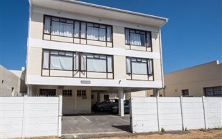 2 Bedroom Apartment in Strand Central