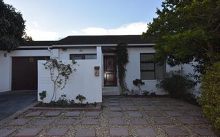 2 Bedroom Townhouse in Durbanville Central
