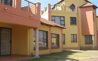 2 Bedroom Townhouse in Mondeor