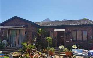 3 Bedroom House in Denneoord