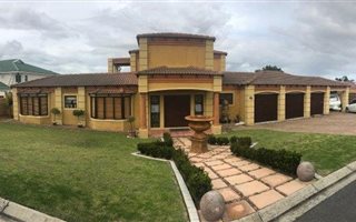5 Bedroom House in Brackenfell Central