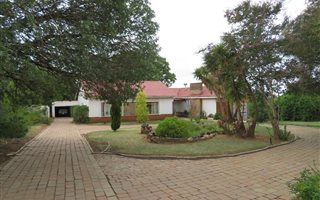 3 Bedroom House in Monavoni AH