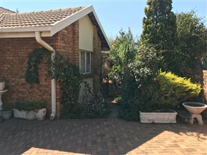 3 Bed House in Aerorand