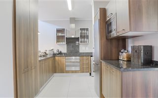 3 Bedroom Apartment in Oaklands