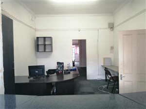 345 m² Commercial space in Glenwood