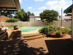 3 Bed House in Tileba