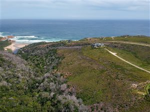 5618 m² Land available in Pezula Private Estate