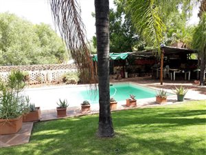 4 Bed House in Middelpos