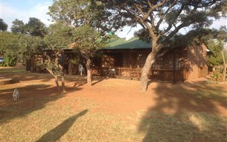 2 Bedroom House in Boekenhoutskloof and surrounds