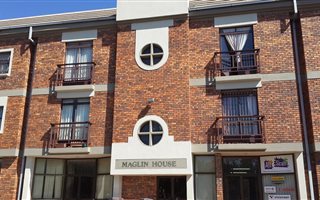 2 Bedroom Apartment in Nimrod Park