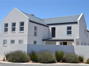 4 Bed House in Laguna Sands