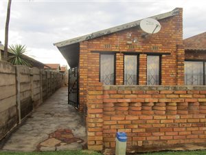 3 Bed House in Daveyton