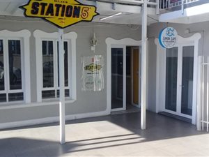 195 m² Retail Space in Essenwood