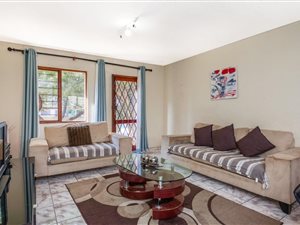 3 Bed Apartment in Weltevreden Park
