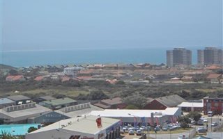 2 Bedroom Apartment in Boland Park