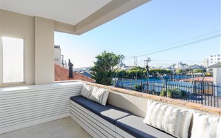 2 Bedroom Apartment in Bantry Bay
