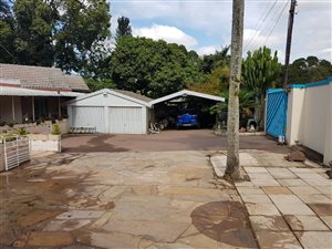 152 m² Commercial space in Manors