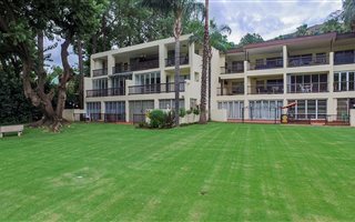 3 Bedroom Penthouse in Kosmos Ridge