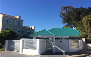 3 Bedroom House in Claremont