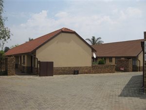 2 Bed Townhouse in Bonaero Park