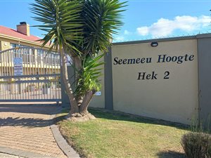 4 Bed Townhouse in Seemeeu Park