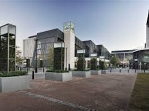 12000 m² Office Space in Waterkloof Glen