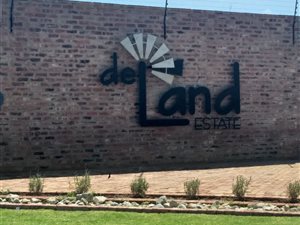 1456 m² Land available in Van Der Hoff Park