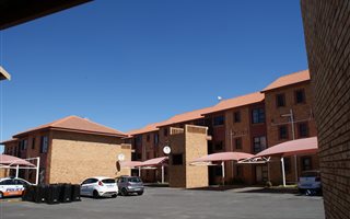 3 Bedroom Apartment in Brackendowns