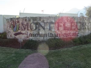 600 m² Land available in Mont Fleur Mountain Estate