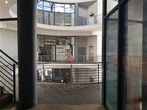 81 m² Commercial space in Zwartkop
