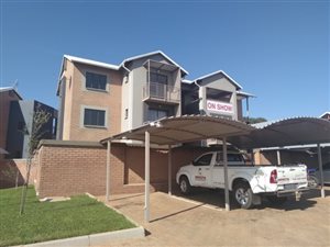 2 Bed Apartment in Kameeldrift East