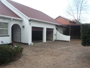 3 Bed House in Strydompark