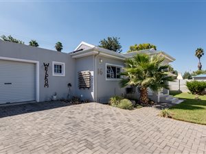 3 Bedroom House in Oudtshoorn Central
