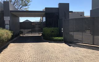 2 Bedroom Duplex in Menlo Park
