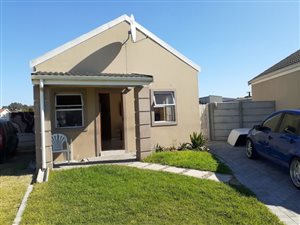 3 Bed Townhouse in Blue Downs