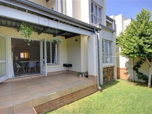 2 Bed Apartment in Parktown North