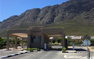 800 m² Land available in Franschhoek