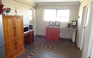 2 Bedroom Garden Cottage in Sonstraal Heights