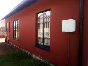 3 Bed House in Lakeside
