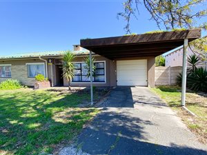 3 Bed House in Klein Begin