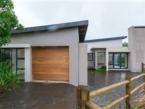 3 Bed House in Palm Lakes Estate