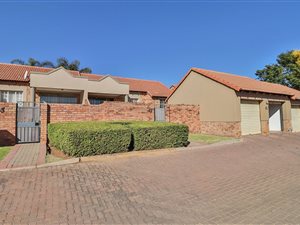 3 Bed Townhouse in Moreleta Park