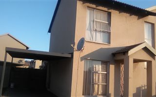 2 Bedroom Townhouse in Vanderbijlpark CW