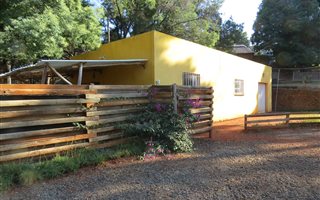 9800 m² Farm in Golf View AH