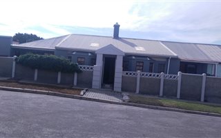 3 Bedroom House in Kensington