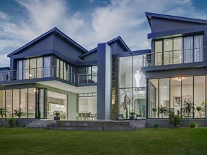 5 Bed House in Waterfall Country Village
